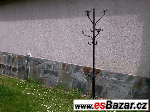 Starožitný litinový věšák – fotografie 5