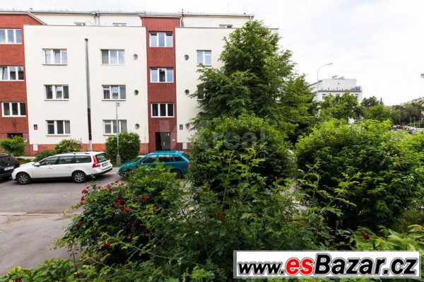 Pronájem bytu 1+1,OV,30m2,ul.Šestidomí 752/1,P-6 – fotografie 1