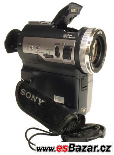 Sony DCR-PC330e - špišková kamera na miniDV – fotografie 2