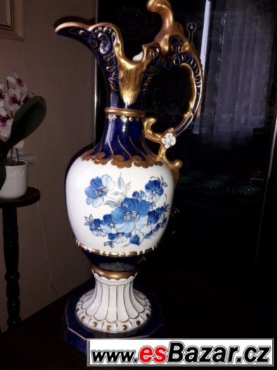 Amfora z Karlovarského porcelánu – fotografie 1
