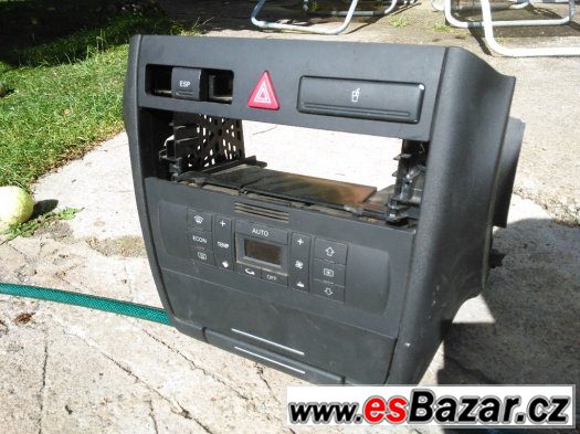 Audi A3 středový panel – fotografie 1