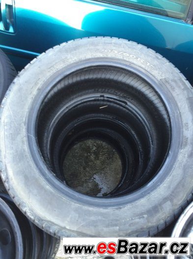 PRODÁM SADU LETNÍCH PNEU PIRELLI 205/60/15" – fotografie 1