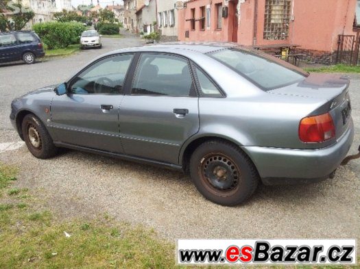 AUDI A4 18.BENZÍN – fotografie 4