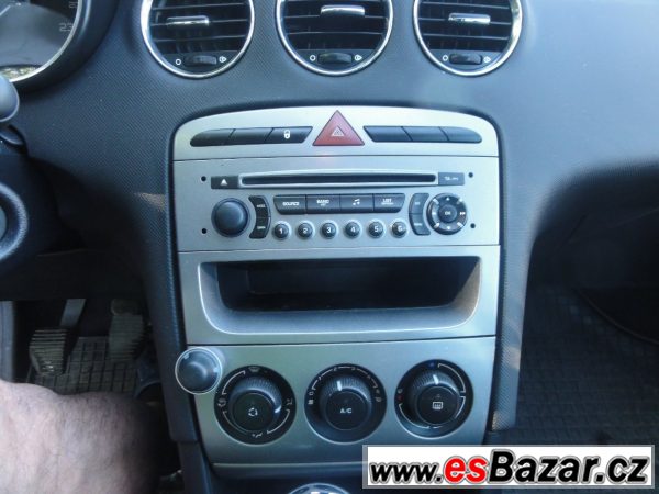Peugeot 308 SW 1,6HDi 66kW r. 2009 – fotografie 4