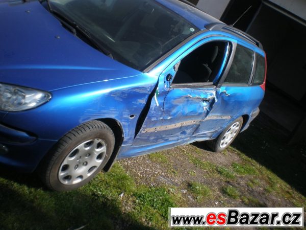 Peugeot 206 SW Havarované – fotografie 6