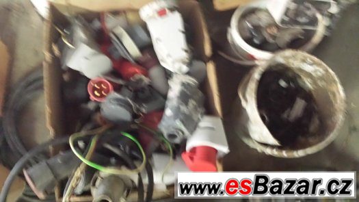 Elektro material – fotografie 2