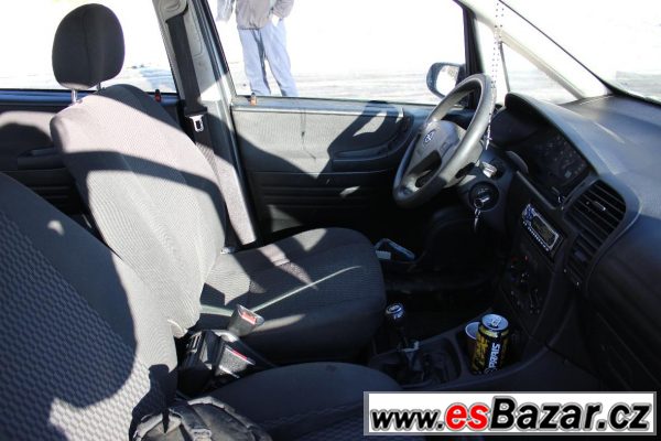 Opel Zafira 2,2DTi 92kW  – fotografie 6