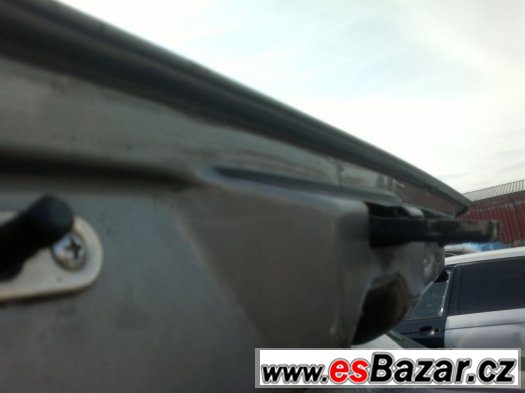 BMW e36 sedan víko kufru – fotografie 4
