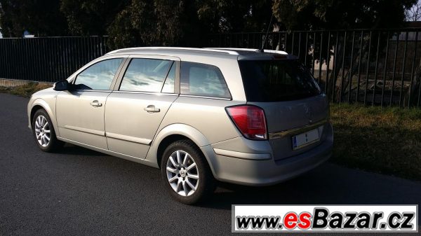 Opel Astra combi 1,9TDI, navi, kůže – fotografie 5