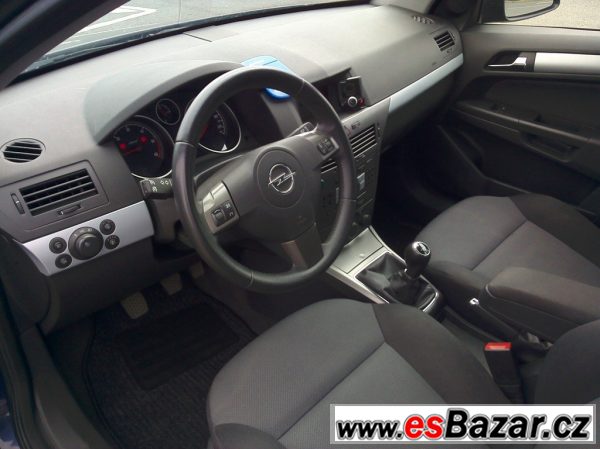 Opel Astra H 1.7 CDTi – fotografie 6