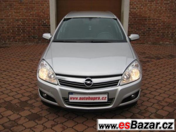 Opel Astra, Caravan 1.6i 16V, ČR, 1.MAJ., kombi, – fotografie 2