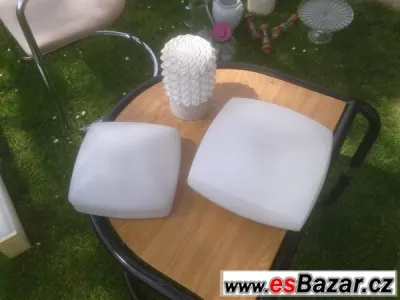 Nástěnná stropní svítidla.