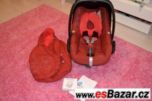 V ZARUCE -----AUTOSEDAČKA MAI-COSI PEBBLE -RUDY RED +FUSAK – fotografie 1