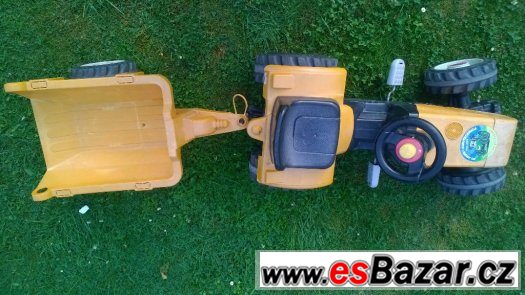 Šlapací traktor + valník – fotografie 1