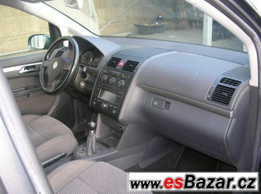 Volkswagen Touran 2.0 TDI HIGHLINE – fotografie 5