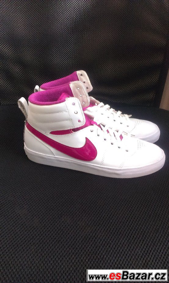 Krásné tenisky Nike – fotografie 2