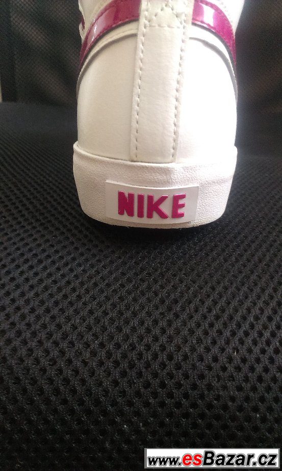 Krásné tenisky Nike – fotografie 4
