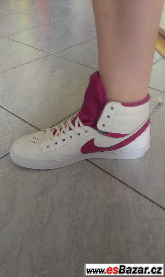 Krásné tenisky Nike – fotografie 5