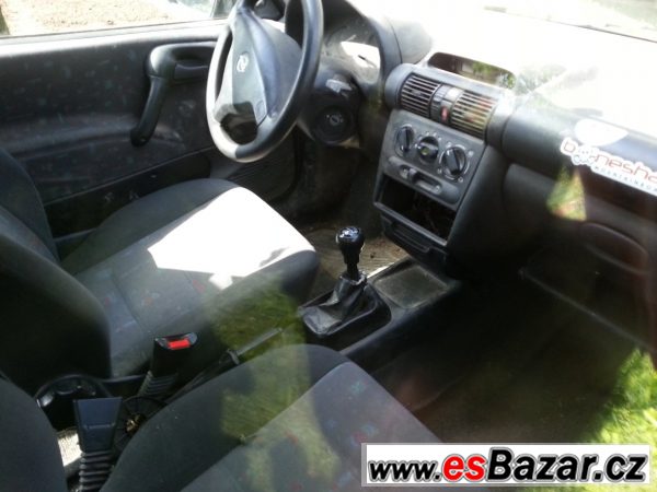 Opel Corsa 1.0i 40 kW  – fotografie 4