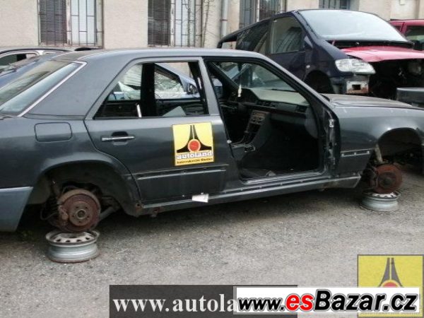 Mercedes 124 2.6i  Náhradní díly – fotografie 3