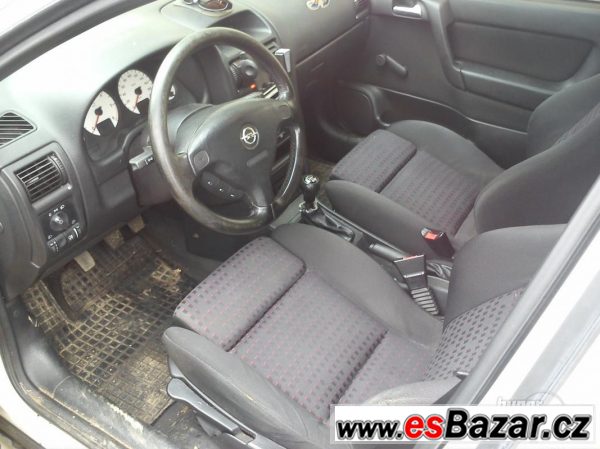 Opel Astra 2,0 dti – fotografie 5