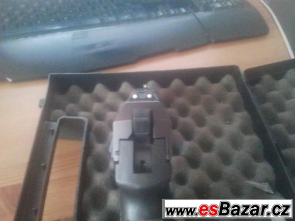 HK USP COMPACT 9mm – fotografie 3