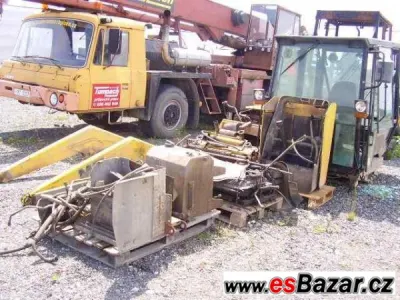 Náhradní díly na MF 965, r.v. 1994, barva