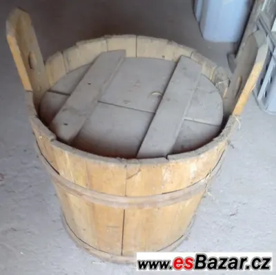 Prodám dřevěnou nádobu s víkem - poklad z půdy...
