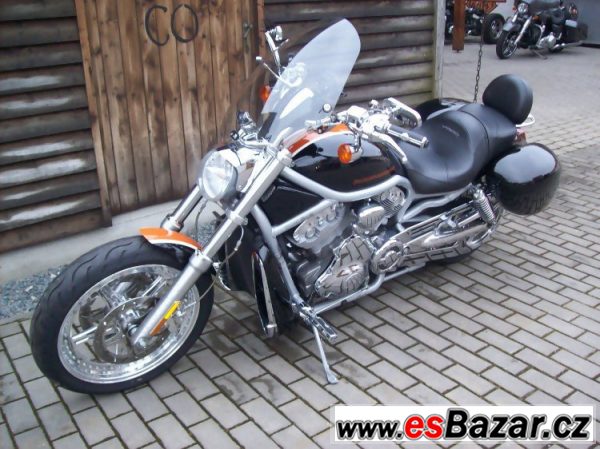Harley-Davidson VRSCAW V-Rod 1250, chopper – fotografie 3