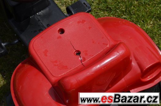 Dětský šlapací traktor, traktůrek. – fotografie 5