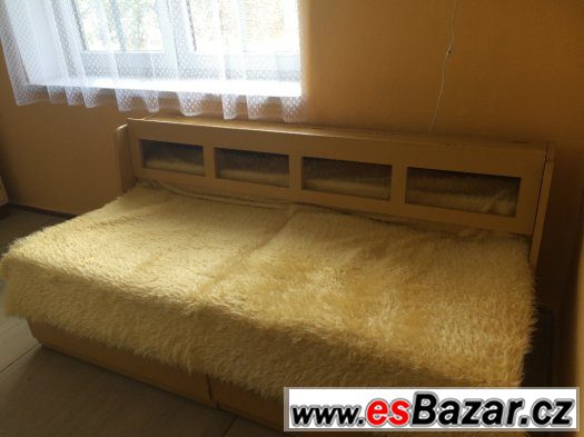 starodávný rozkládací gauč – fotografie 1