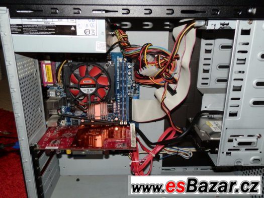 P4 2,8 GHz, 1 GB RAM, 250 GB HDD, 17" – fotografie 2