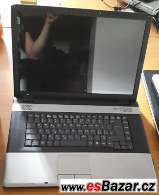 Velký multimediální notebook 17,1"