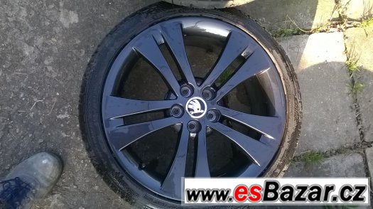 alu Trinity cerne 17" s pneu, jete 2mesice – fotografie 1