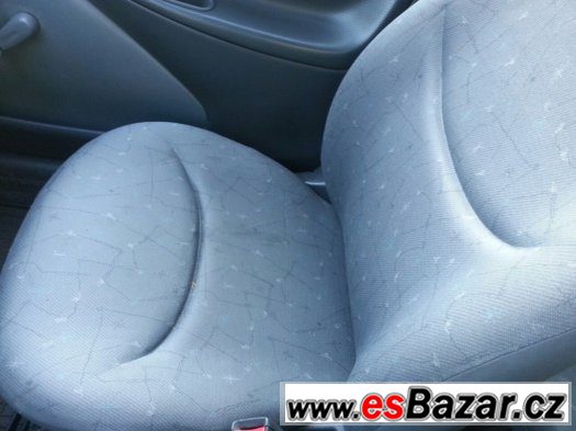 Toyota Yaris 1.0 50 kW benzín – fotografie 4
