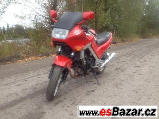 Prodam Honda VFR 750 74kw najeto 20Tkm – fotografie 1