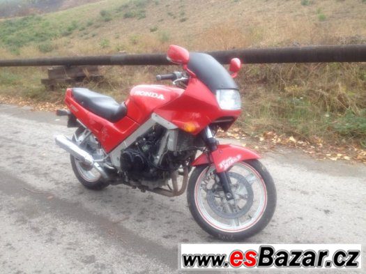 Prodam Honda VFR 750 74kw najeto 20Tkm – fotografie 2