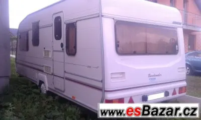 Obytný přívěs Bailey Beachcomber 500 - pro 5 - 6 osob