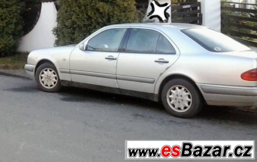 Mercedes E 230 – fotografie 1