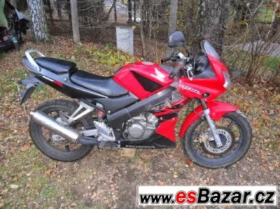 CBR 125 2004 Honda na díly
