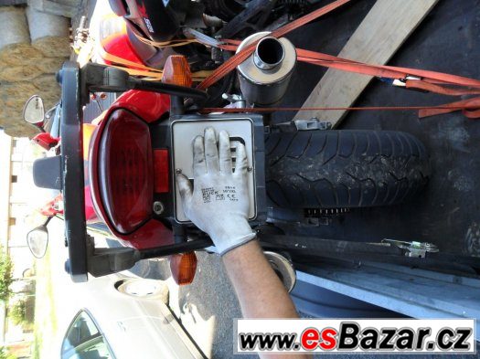VTR 1000F Honda Bouraná motorka na ND – fotografie 2
