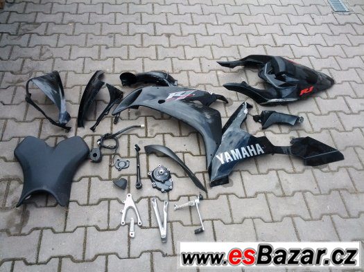 Yamaha YZF R1 04-06 - náhradní díly – fotografie 1