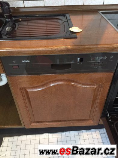 Rustikální kuchyně včetně spotř. – fotografie 4