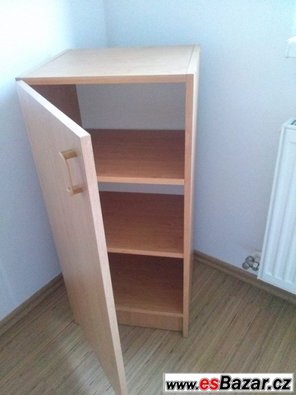 Menší skříňka vhodná kamkoliv – fotografie 1