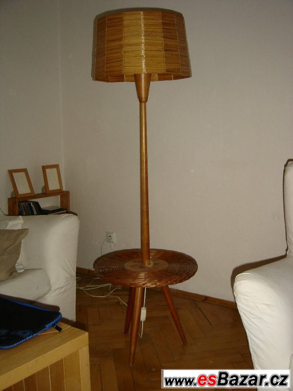 Prodám stojací proutěnou lampu  – fotografie 1
