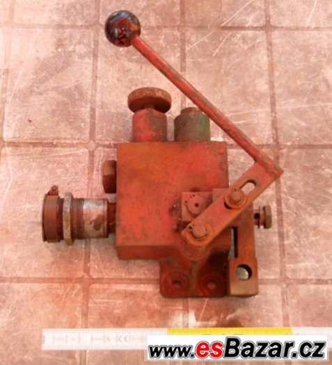 hydraulický rozvaděč, čerpadlo, pístnice viz foto – fotografie 4
