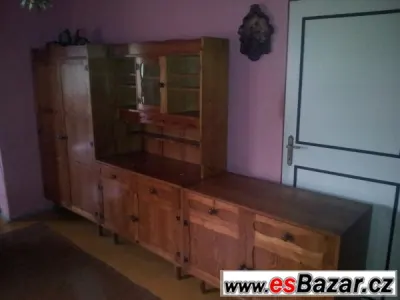 Masivní nábytek