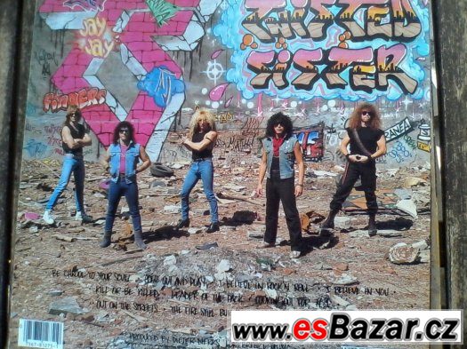 TWISTED SISTER-COME OUT AND PLAY(LP) + příloha – fotografie 2
