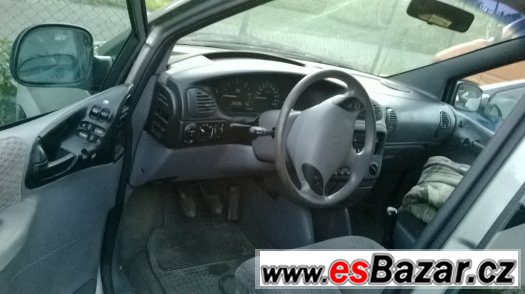 Chrysler Grand Voyager 2,5 TD – fotografie 3