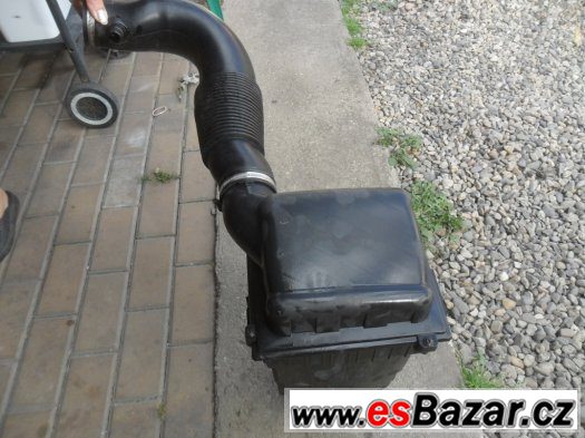 Peugeot 206 airbox, nádoba na vzduchový filtr – fotografie 1